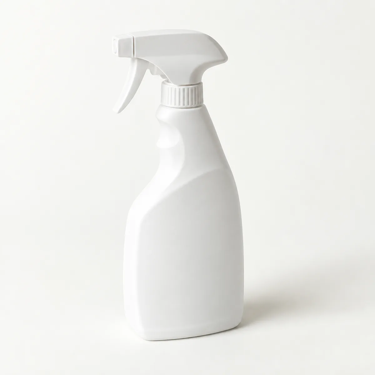 Weiße Flasche für Flächendesinfektion